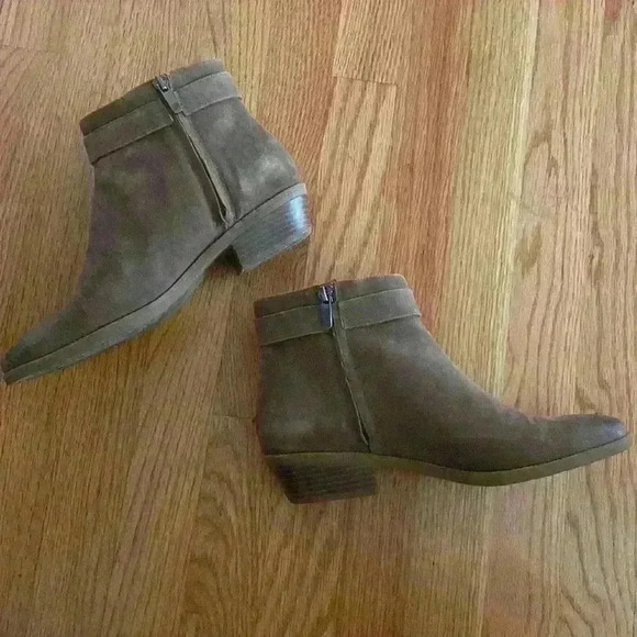 Nine West Willito Taupe Leather Tassel Ankle Bootie - Picture 5 of 11
